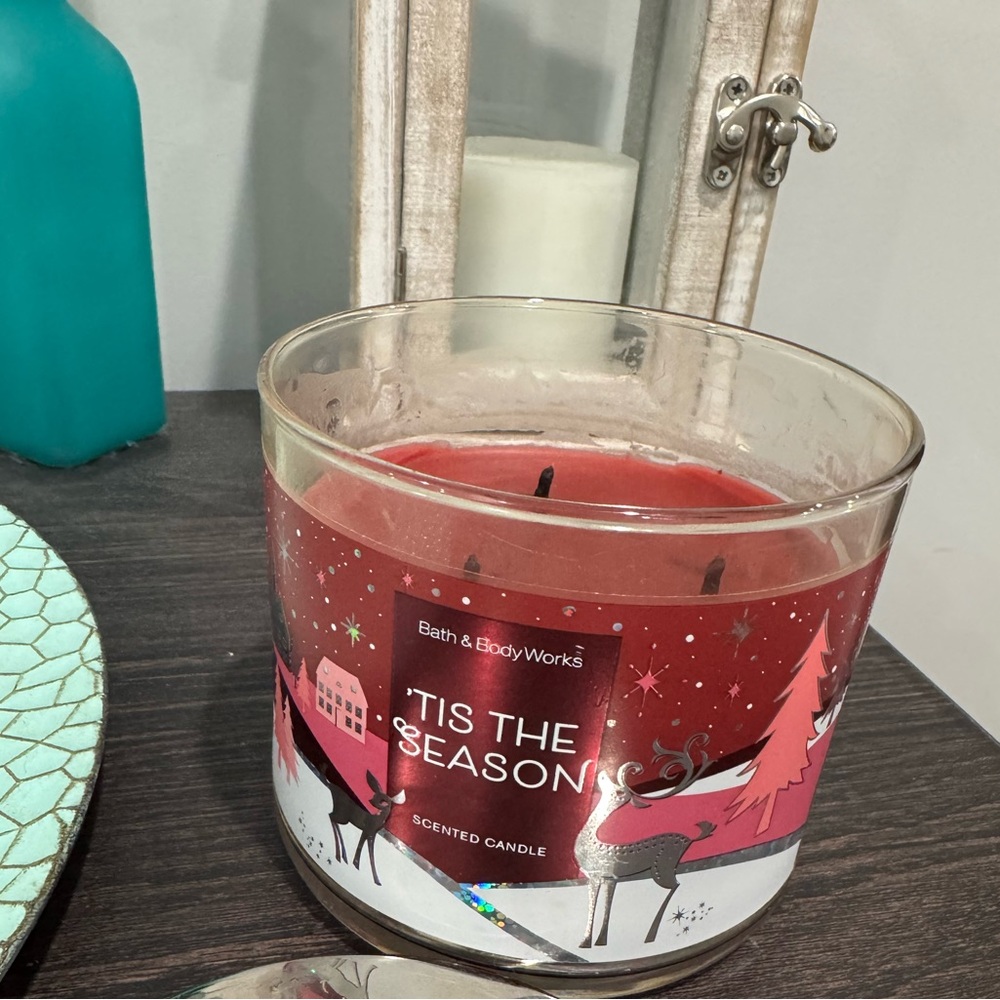 Partially used Bath and Body Works Candle in ‘Tis the Season - Picture 2 of 2